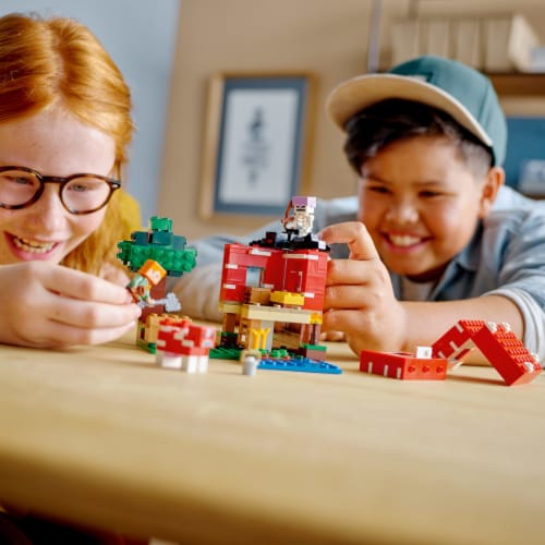 LEGO® 21179 Minecraft The Mushroom House Building Set Perspective: bottom