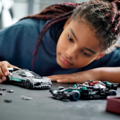 LEGO® 76909 Speed Champions Mercedes-AMG F1 W12 E Performance Project One Building Set Perspective: bottom