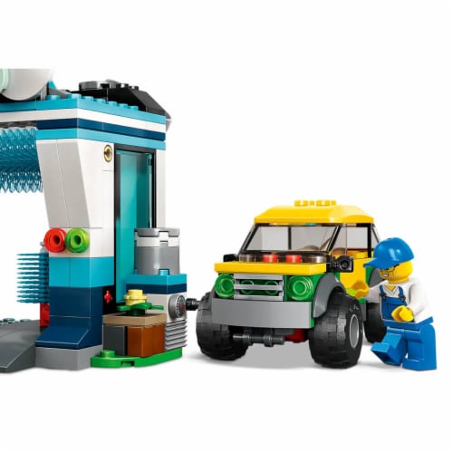 LEGO® City Car Wash Playset Perspective: bottom