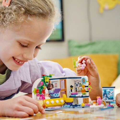 LEGO® 41740 Aliya's Room Perspective: bottom