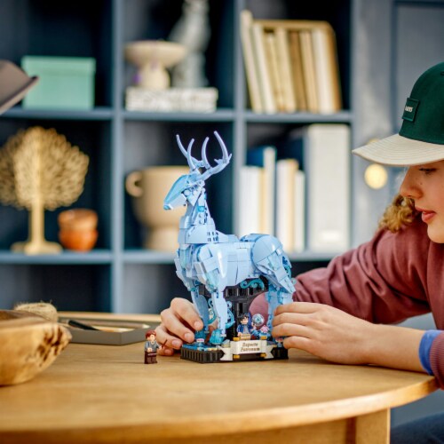 LEGO® Harry Potter Build & Rebuild Expecto Patronum Perspective: bottom