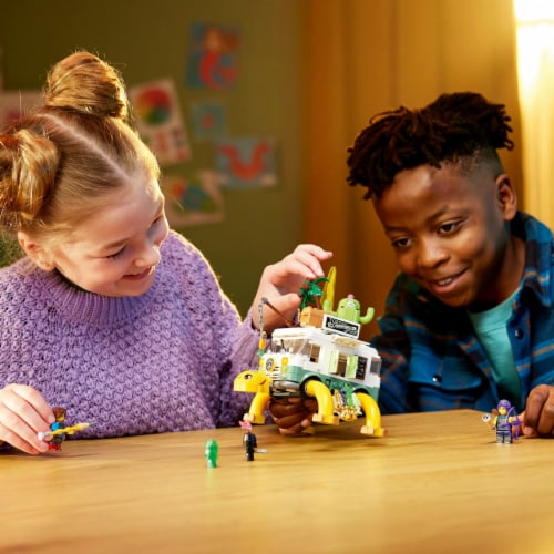 LEGO Mrs. Castillo's Turtle Van Perspective: bottom