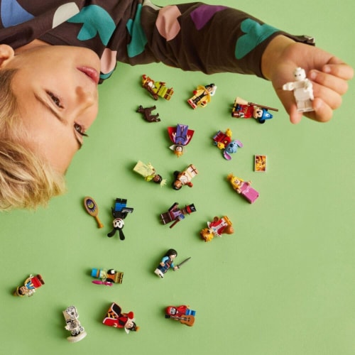 71038 LEGO® Minifigures Disney 100 Perspective: bottom