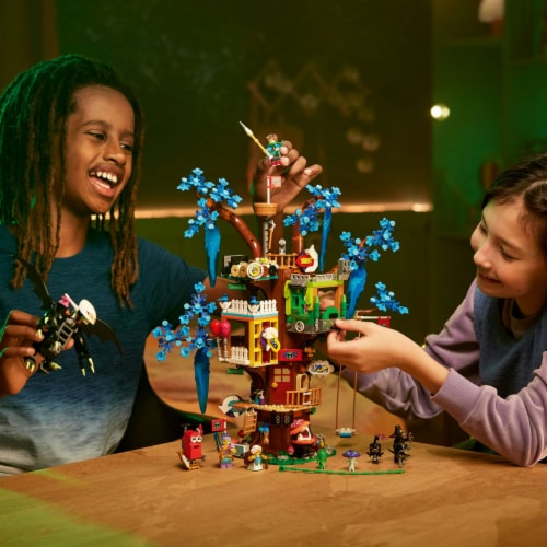 LEGO® Fantastical Tree House Perspective: bottom