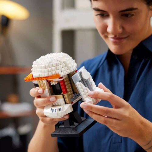 LEGO® Star Wars Clone Commander Cody™ Building Set Perspective: bottom
