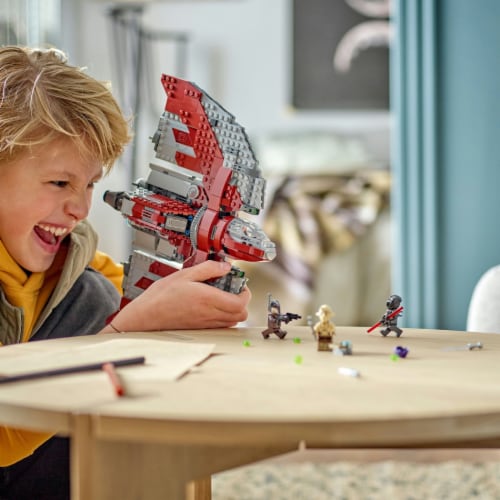 LEGO® Star Wars Ahsoka Tano's T-6 Jedi Shuttle Perspective: bottom