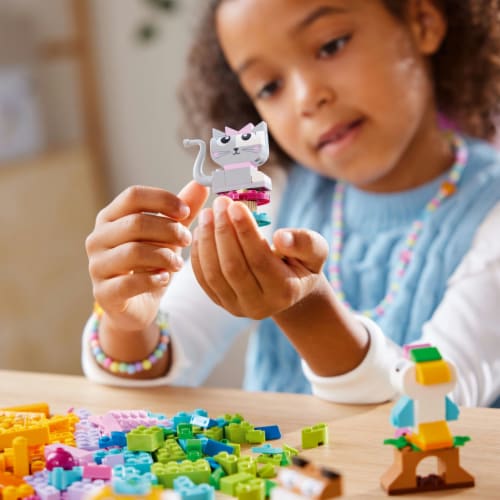 LEGO® Creative Pets V39 Perspective: bottom