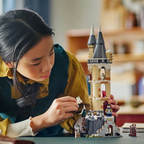 LEGO® 76430 Harry Potter Hogwarts Castle Owlery Perspective: bottom