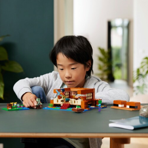 Lego® Minecraft 21256 The Frog House Set Perspective: bottom