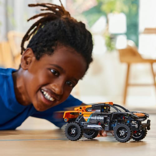 LEGO® Neom McLaren Extreme E Race Car Perspective: bottom
