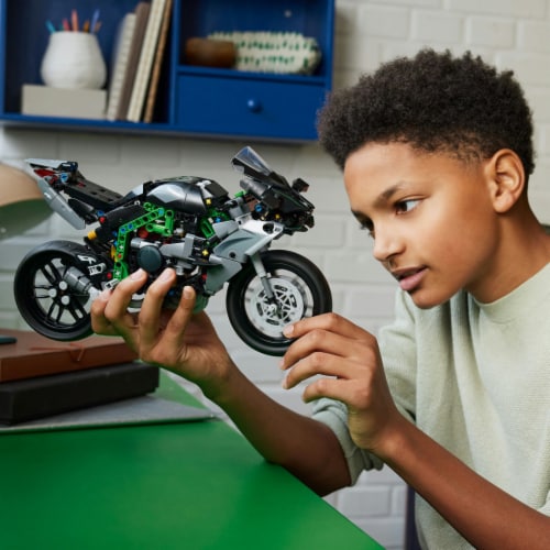 LEGO® Kawasaki Ninja H2R Motorcycle Building Set Perspective: bottom