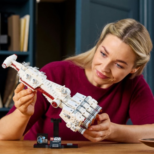 LEGO® Star Wars 75376 Tantive IV™ V39 Perspective: bottom
