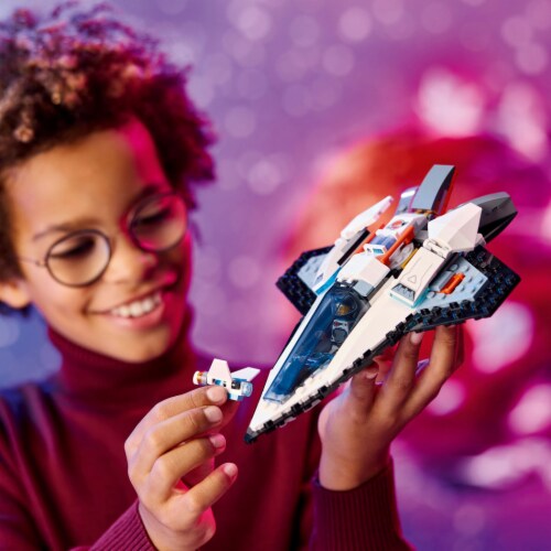 LEGO® City Interstellar Spaceship Building Set Perspective: bottom