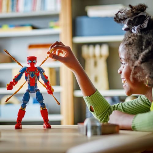 LEGO Marvel Iron Spider-Man Contruction Set Perspective: bottom