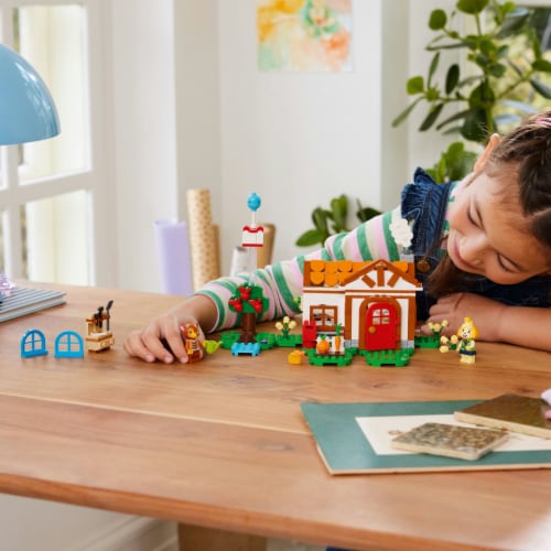LEGO® 77049 Animal Crossing Isabelle's House Visit Perspective: bottom