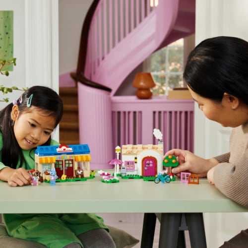 LEGO® 77050 Animal Crossing Nook's Cranny & Rosie's House Perspective: bottom