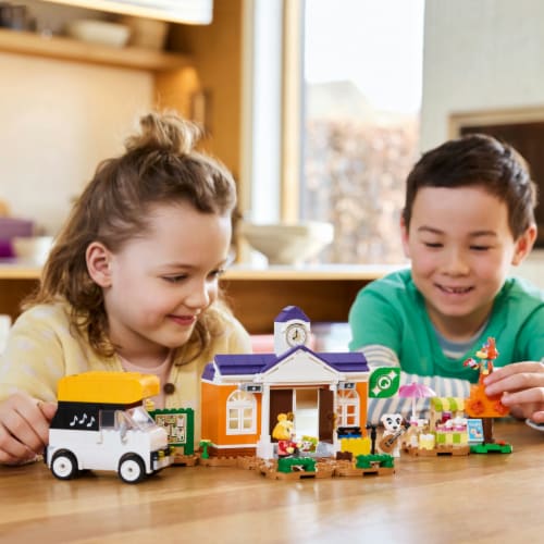 LEGO® Animal Crossings K.K.'s Concert At The Plaza 77052 Building Set Perspective: bottom