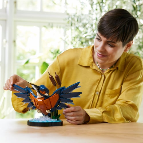 LEGO® Icons 10331 Kingfisher Perspective: bottom