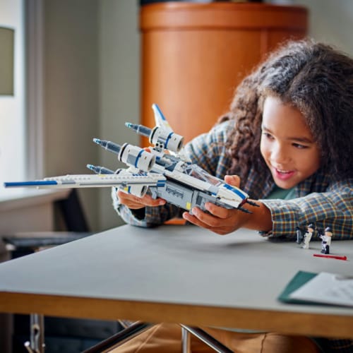 LEGO® Rebel U-Wing Starfighter™ V39 Set 75399 Perspective: bottom