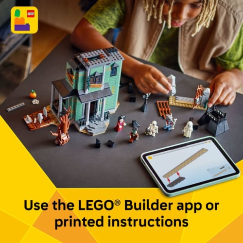LEGO Creator 3 in 1 Haunted Mansion Building Toy 31167 Perspective: bottom