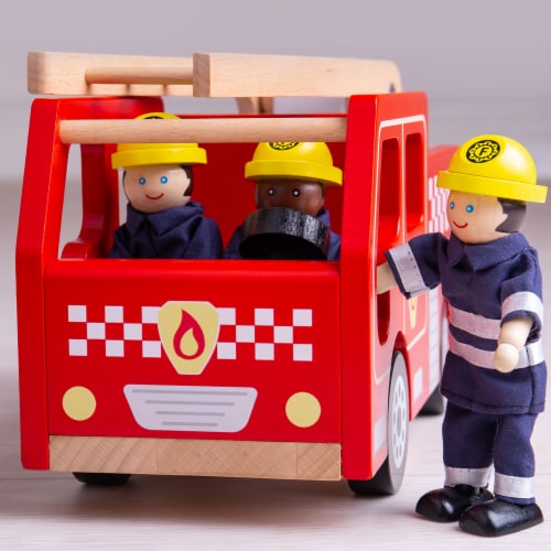 Bigjigs Toys City Fire Engine (BJTJT131) Perspective: bottom