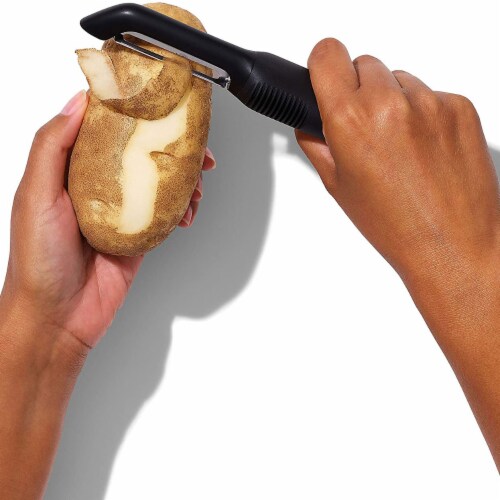 OXO Good Grips Swivel Peeler - Black Perspective: bottom