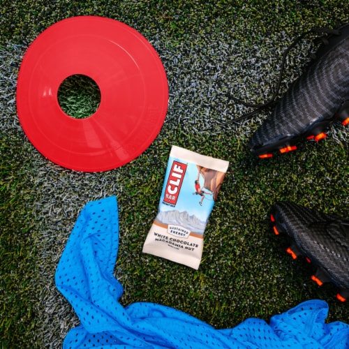 CLIF BAR White Chocolate Macadamia Nut Energy Protein Bars Perspective: bottom