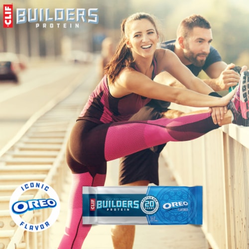 CLIF BUILDERS OREO-Flavored Protein Bars Perspective: bottom