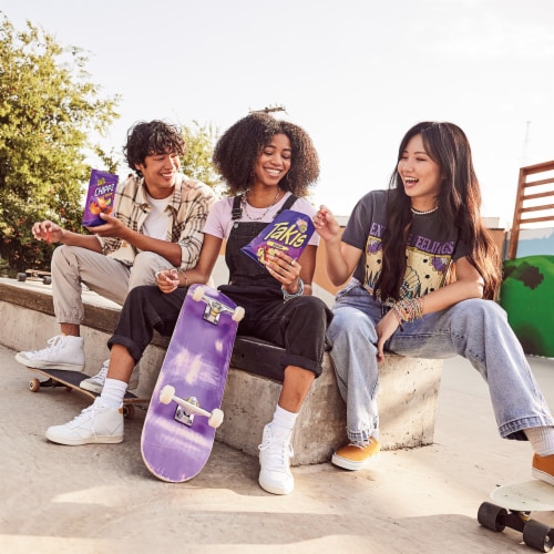 Takis Fuego Chippz Hot Chili Pepper & Lime Thin-Cut Potato Chips Perspective: bottom