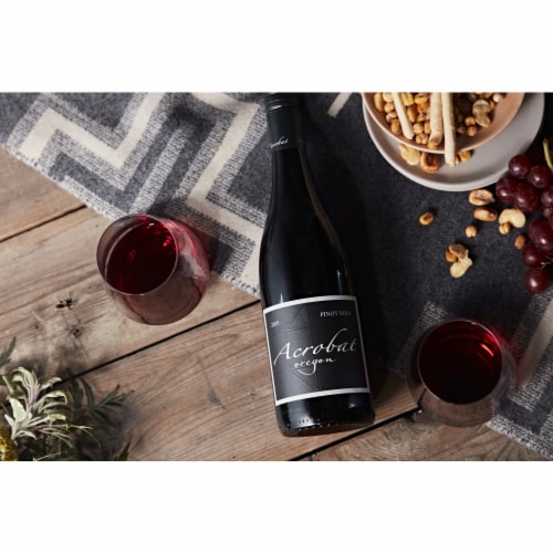 Acrobat Pinot Noir Oregon Red Wine Perspective: bottom