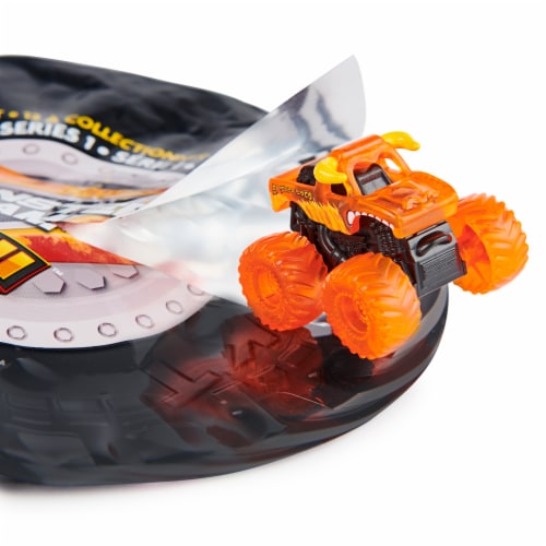Monster Jam Official Mini Gold Dragon Mystery Collectible Monster Truck 1:87 Scale - Styles May Vary Perspective: bottom