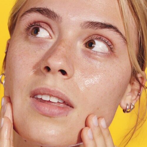 Burts Bees Coconut and Argan Oils Nourishing Cleansing Oil Perspective: bottom