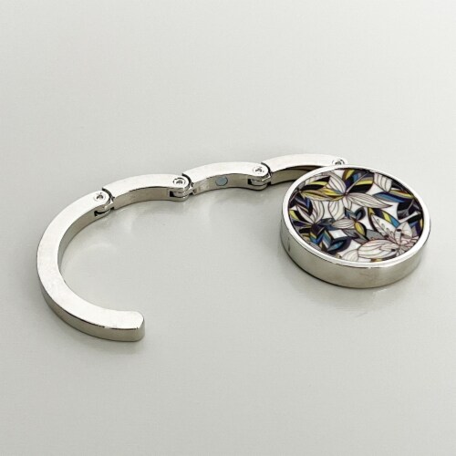 Wrapables Scenic Purse Hook Hanger, Foldable Handbag Table Hanger, Star Flower Perspective: bottom