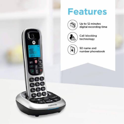 Motorola CD4013 Cordless Telephone - 3 Handsets Perspective: bottom