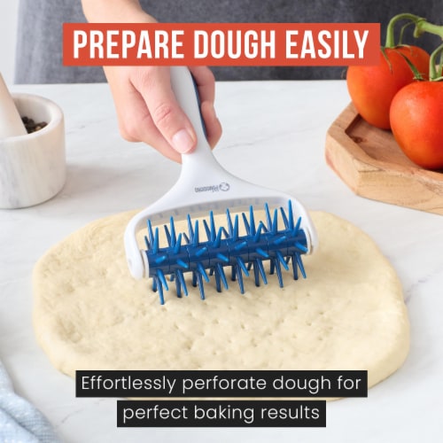 Chef Pomodoro Plastic Pizza Dough Roller (21 x 14.5 cm Prong Length 7 mm Teal) Perspective: bottom
