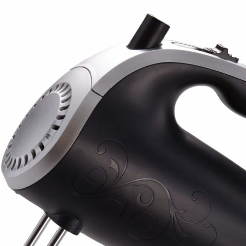 Brentwood HM-44 150 Watt 5 Speed Electric Kitchen Egg Beater Hand Mixer, Black Perspective: bottom