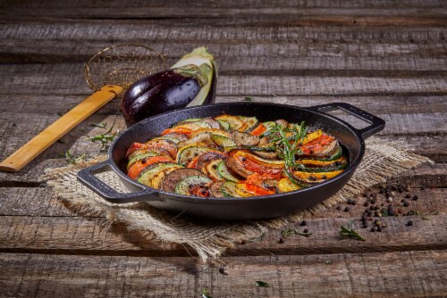 Victoria Double Loop Handles Cast Iron Skillet Perspective: bottom