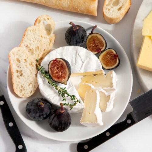 igourmet's Favorites - 8 Cheese Sampler (56 ounce) Perspective: bottom