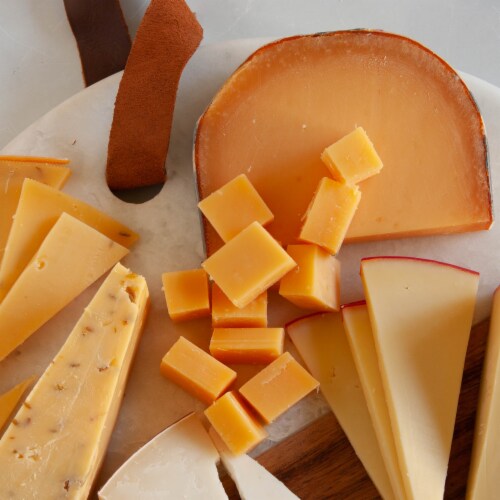 Dutch Cheese Assortment in Gift Box  (2 pound) Perspective: bottom