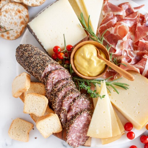 igourmet The Best of Meats and Cheese Gift Box Perspective: bottom