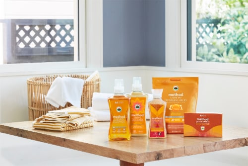 Method Ginger Mango Laundry Detergent Perspective: bottom
