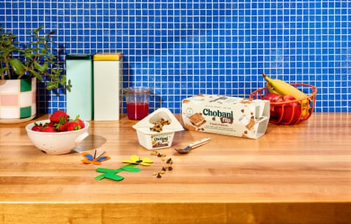 Chobani® Flip® Low-Fat Chocolate Haze Craze™ Hazelnut Greek Yogurt Perspective: bottom