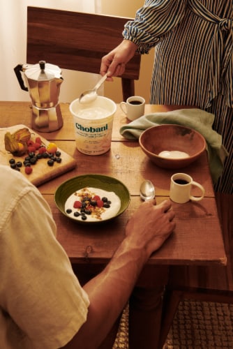 Chobani® Madagascar Vanilla & Cinnamon Less Sugar Low Fat Greek Yogurt Tub Perspective: bottom