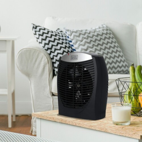 BLACK + DECKER Electronic Heater Perspective: bottom