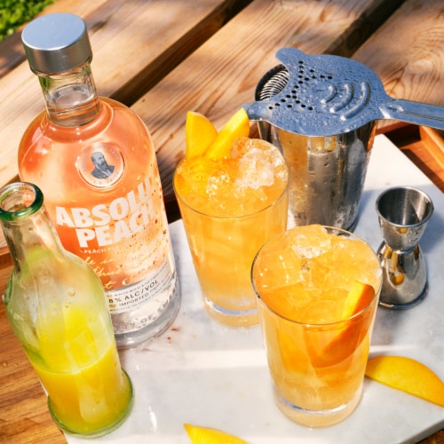 Absolut Mandrin Orange Flavored Vodka Perspective: bottom