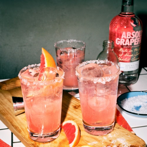 Absolut Grapefruit Flavored Vodka Perspective: bottom