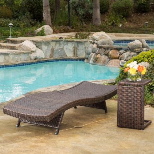Salem wicker online chaise lounge