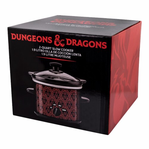 Uncanny Brands Dungeons and Dragons 2 QT Slow Cooker Perspective: bottom