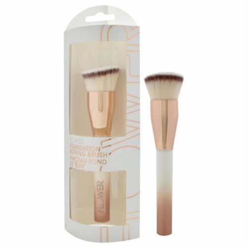 Flower Foundation Buffing Brush B1 Perspective: bottom