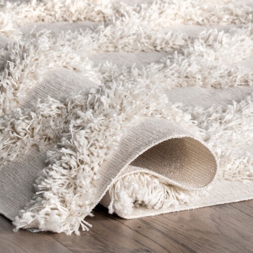 Nuloom Francene Diamond Trellis Shag Area Rug in Ivory Perspective: bottom